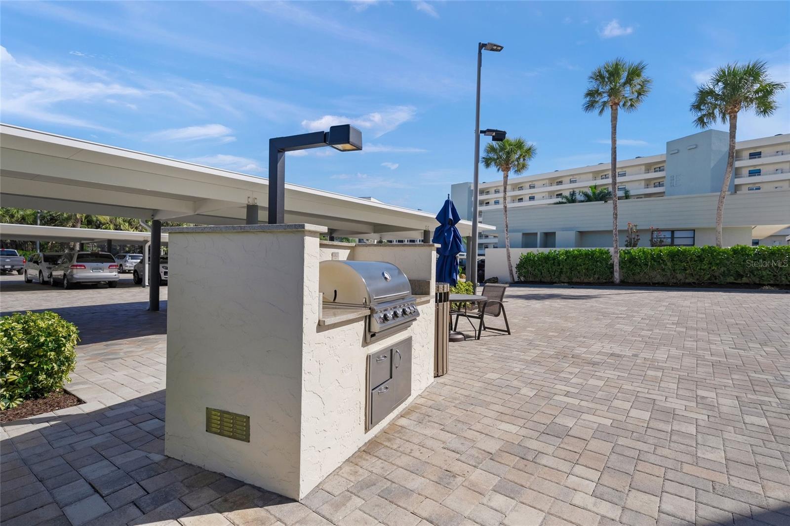 5750 MIDNIGHT PASS RD #704E