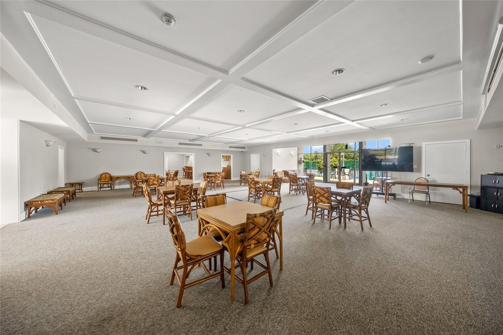 5750 MIDNIGHT PASS RD #704E