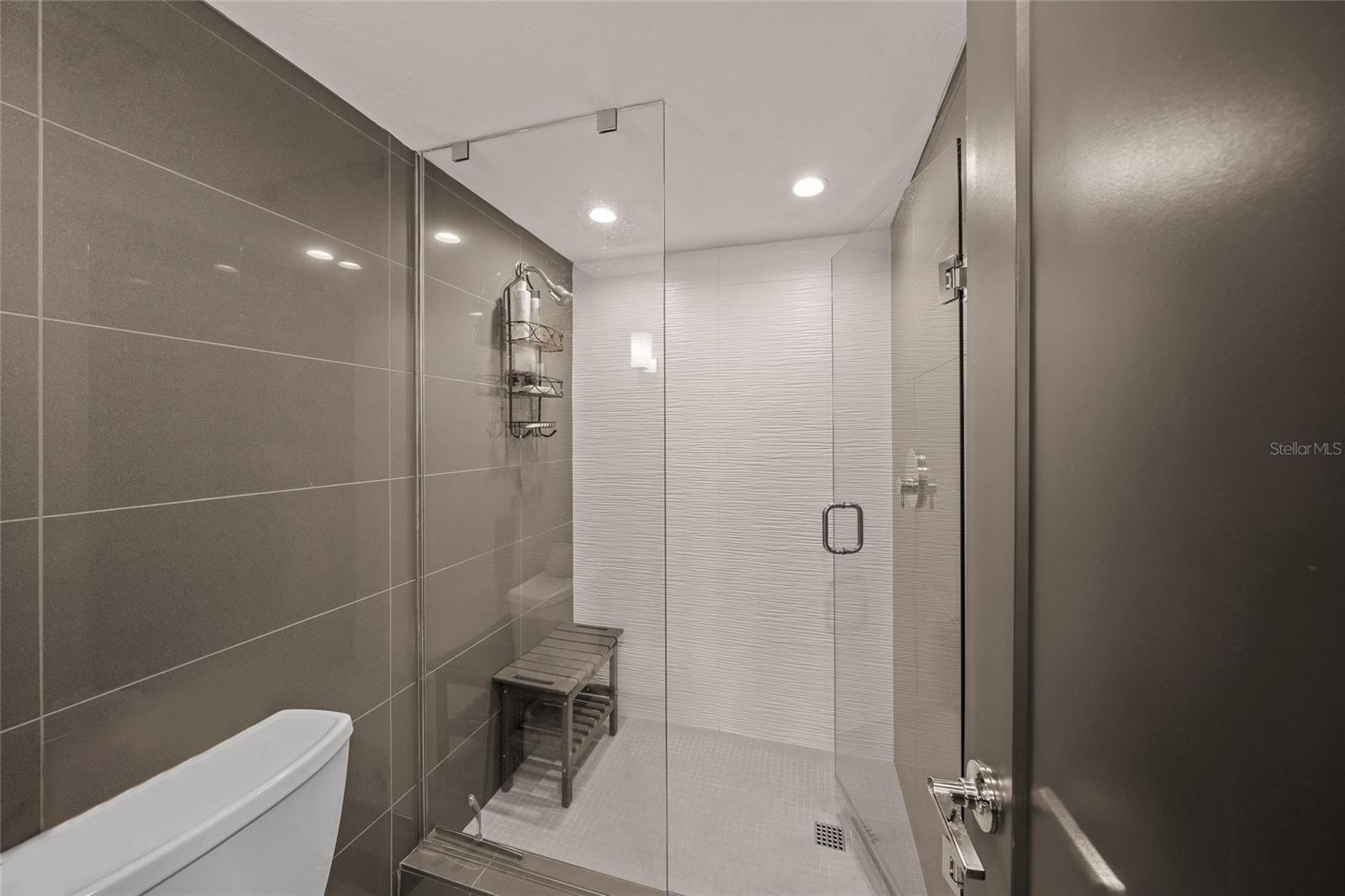 5750 MIDNIGHT PASS RD #704E