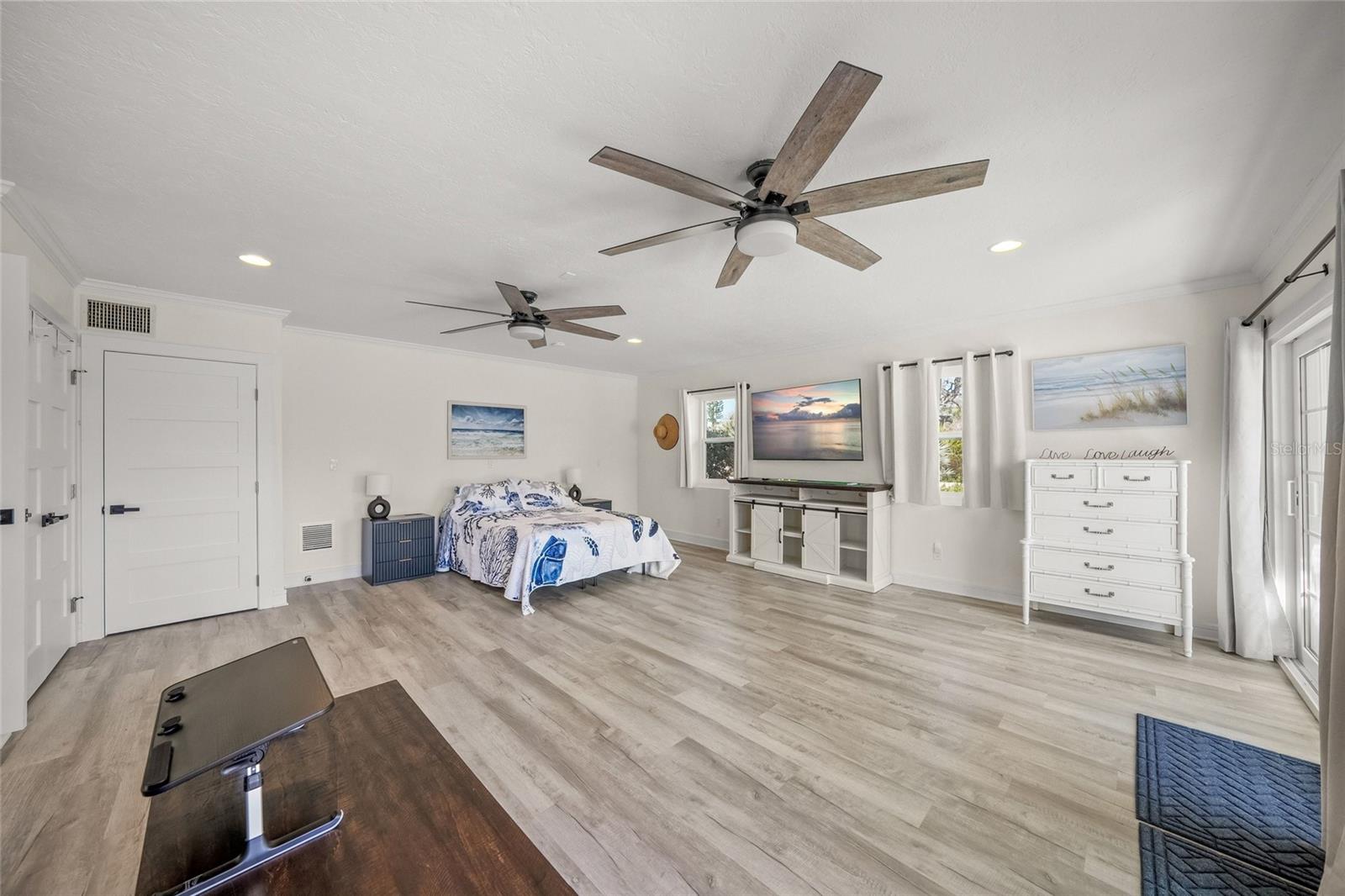 8560 HERON LAGOON CIR