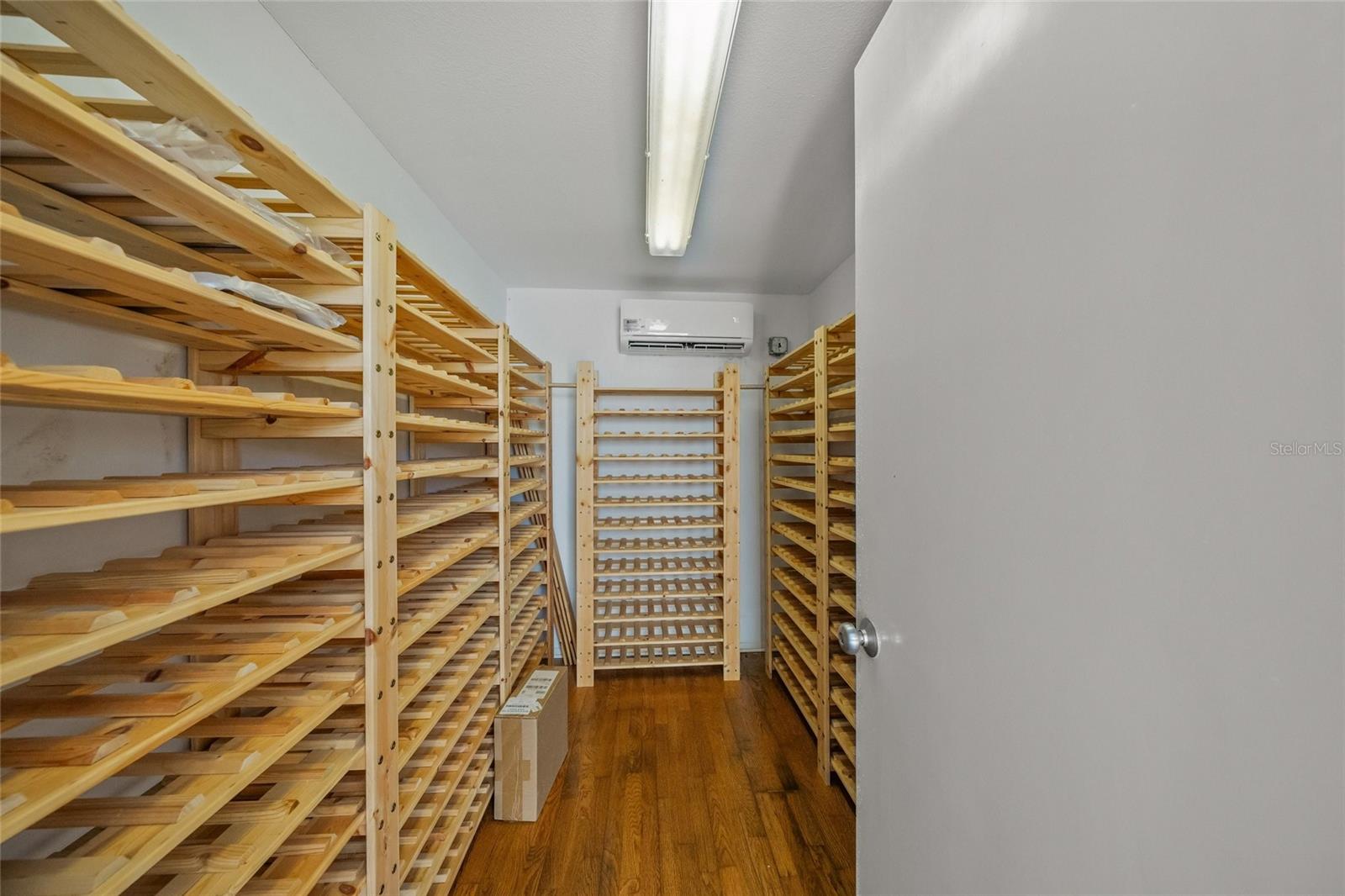 8560 HERON LAGOON CIR