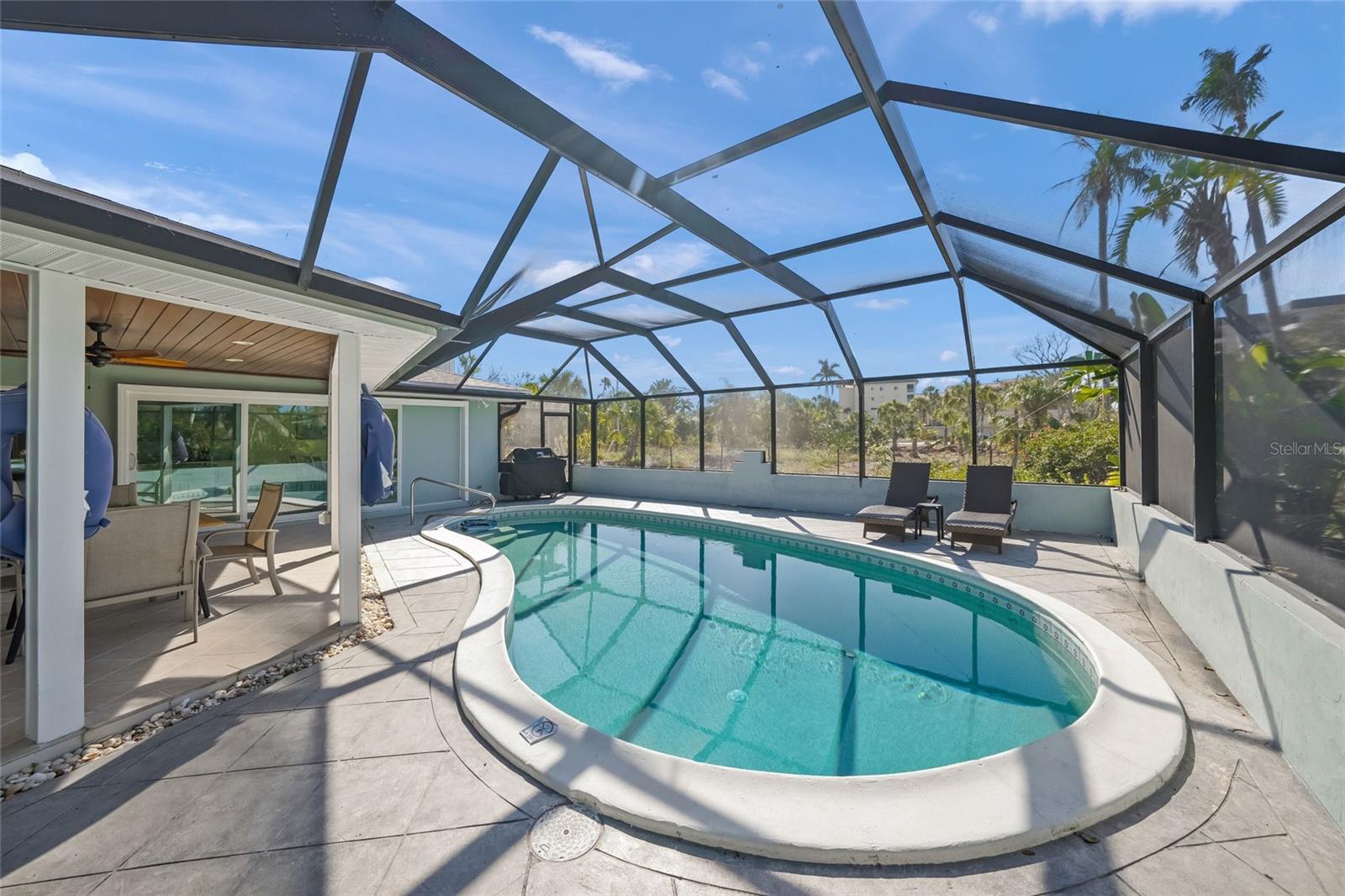 8560 HERON LAGOON CIR