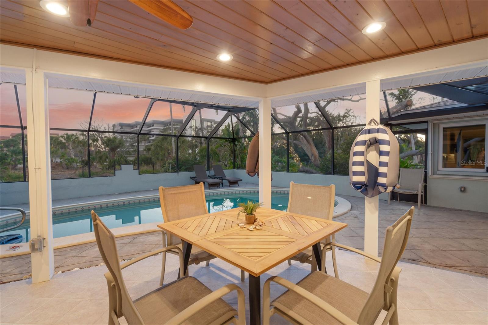 8560 HERON LAGOON CIR