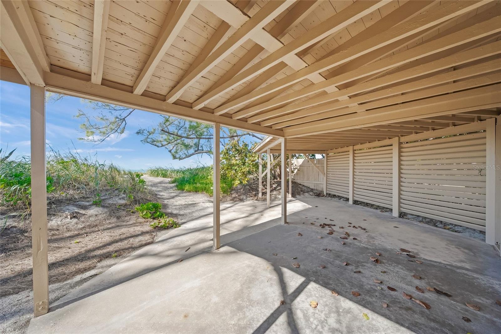 8560 HERON LAGOON CIR