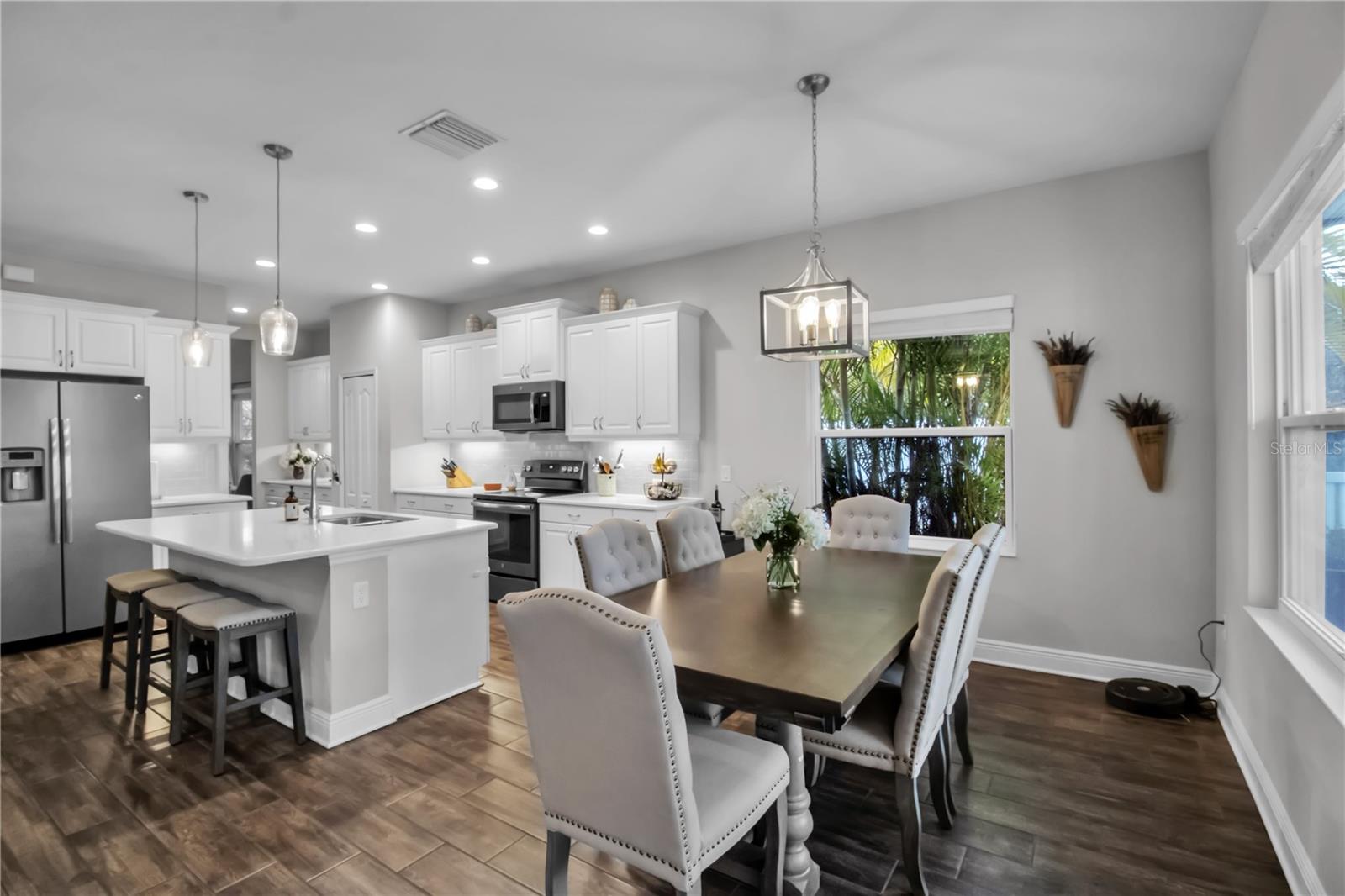 7798 RIDGELAKE CIR