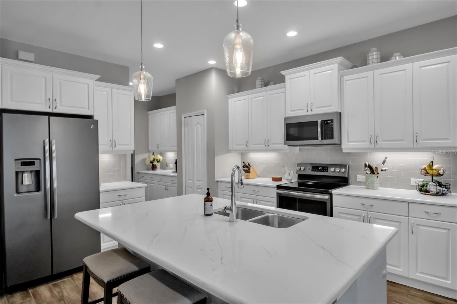 7798 RIDGELAKE CIR