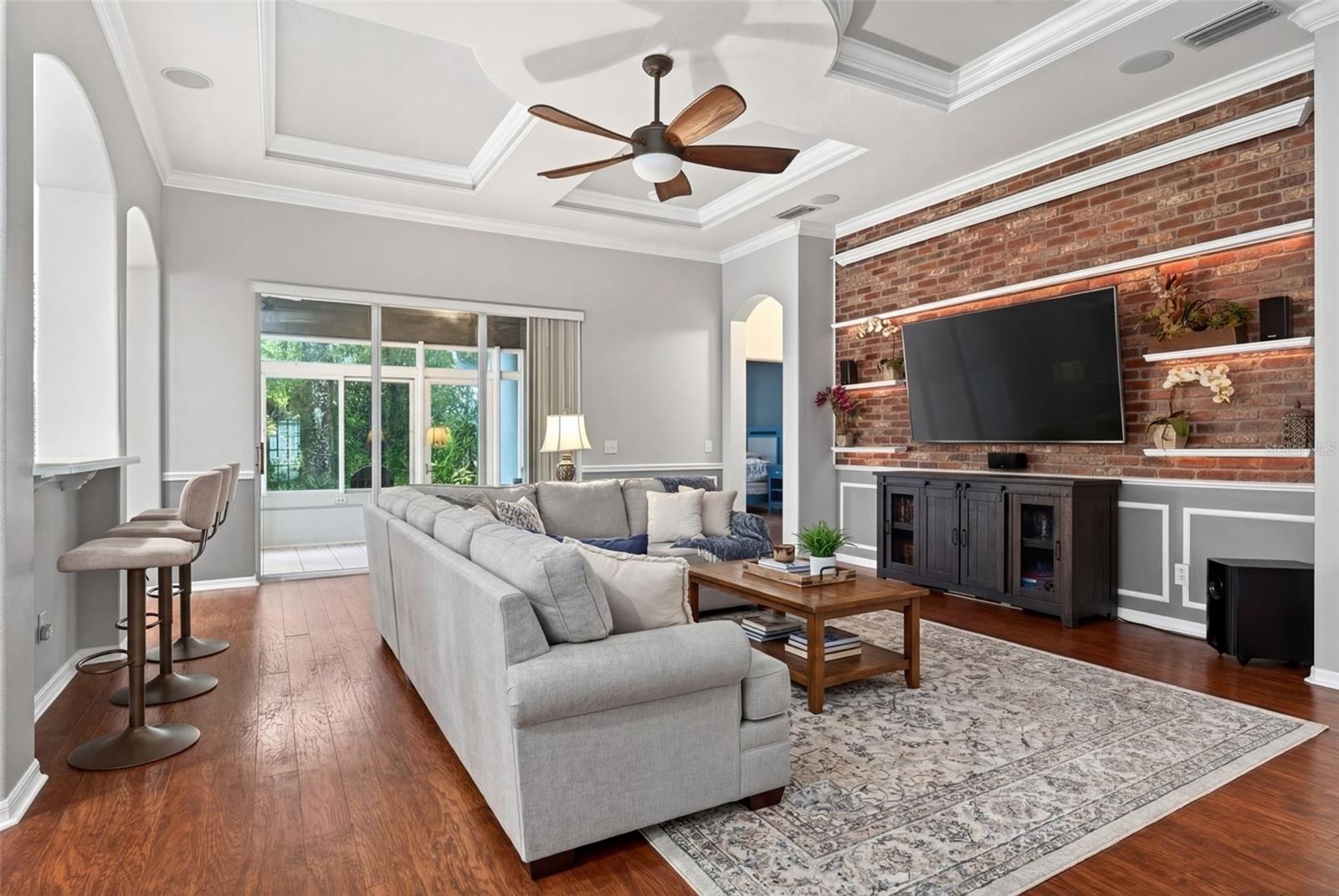 4956 CREEKSIDE TRL