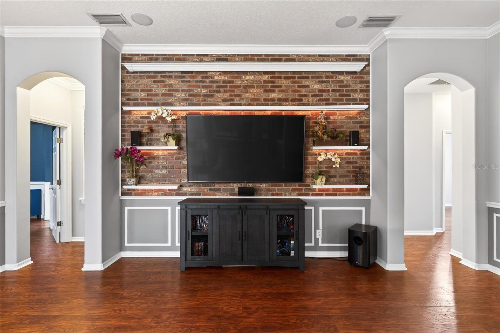 4956 CREEKSIDE TRL