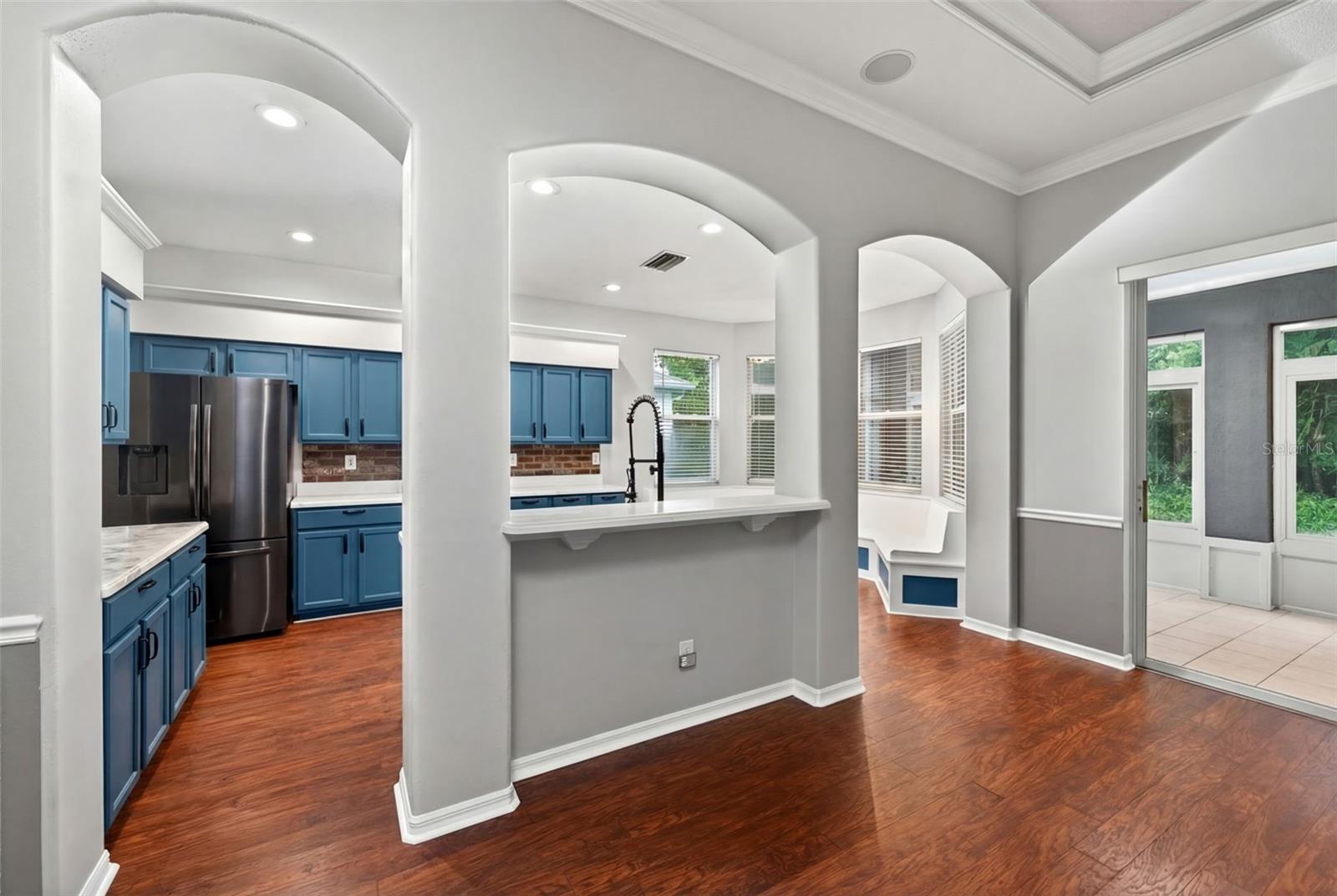 4956 CREEKSIDE TRL
