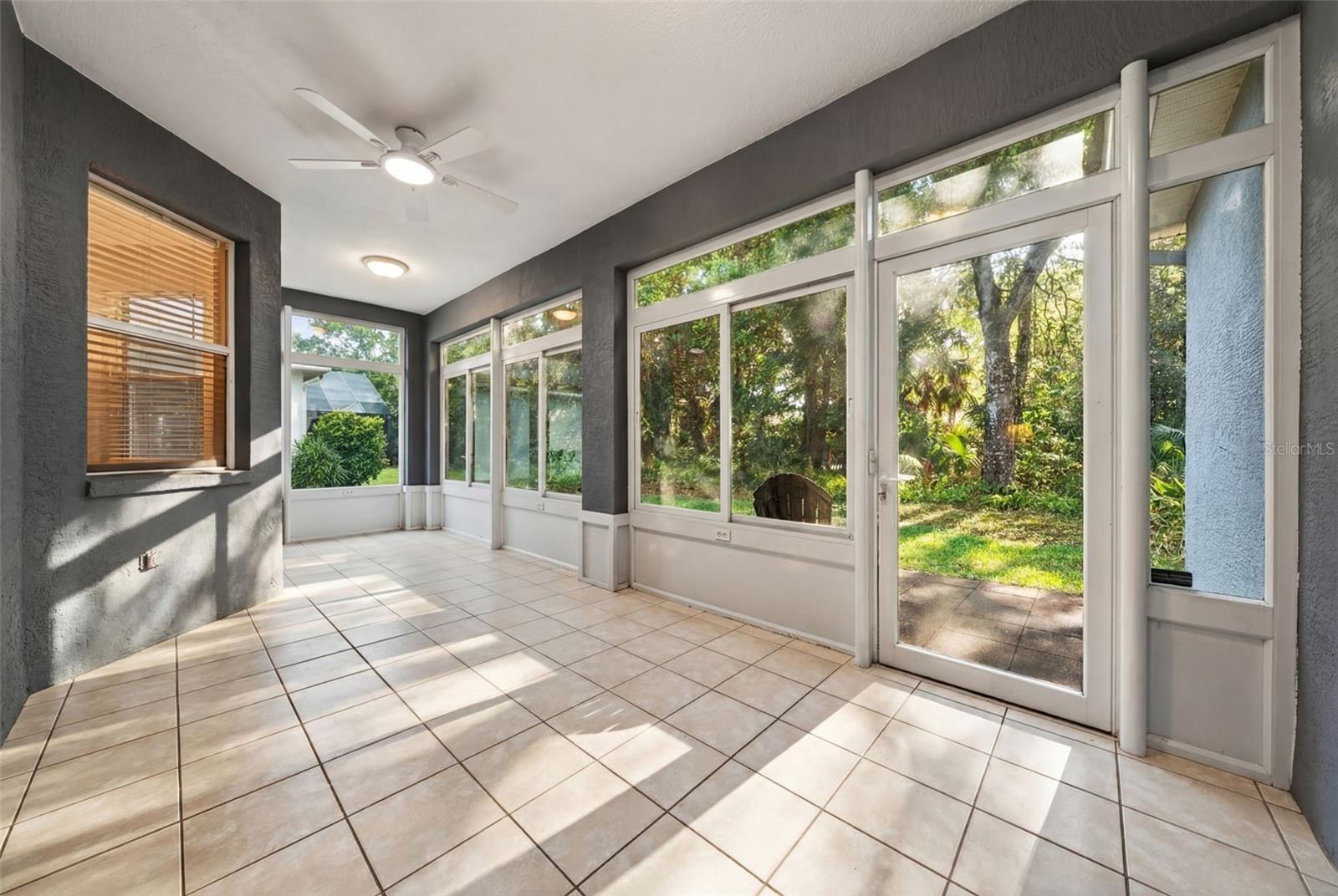 4956 CREEKSIDE TRL