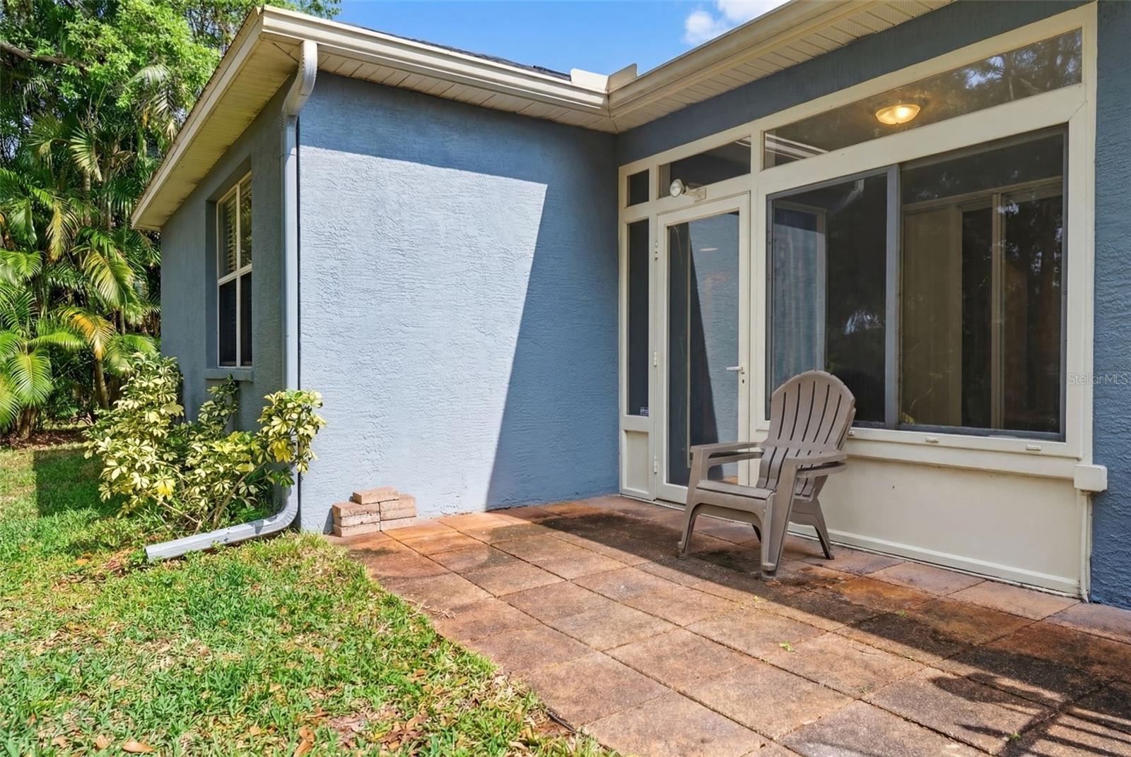 4956 CREEKSIDE TRL