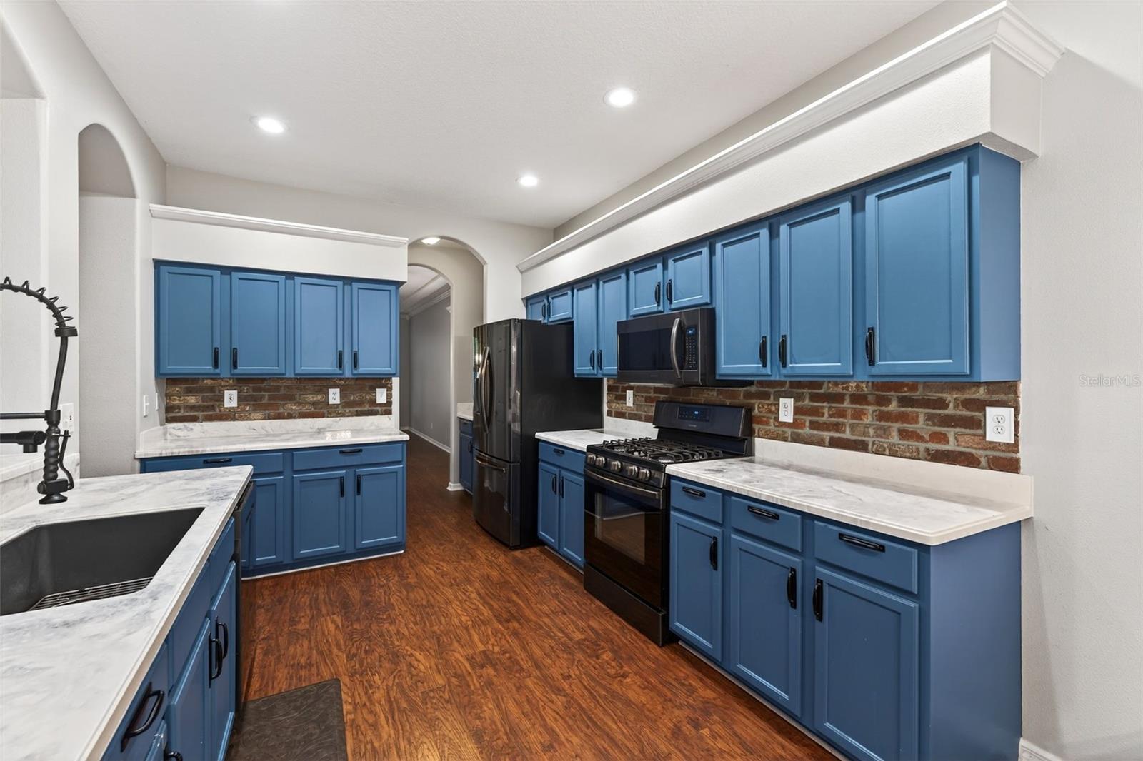 4956 CREEKSIDE TRL