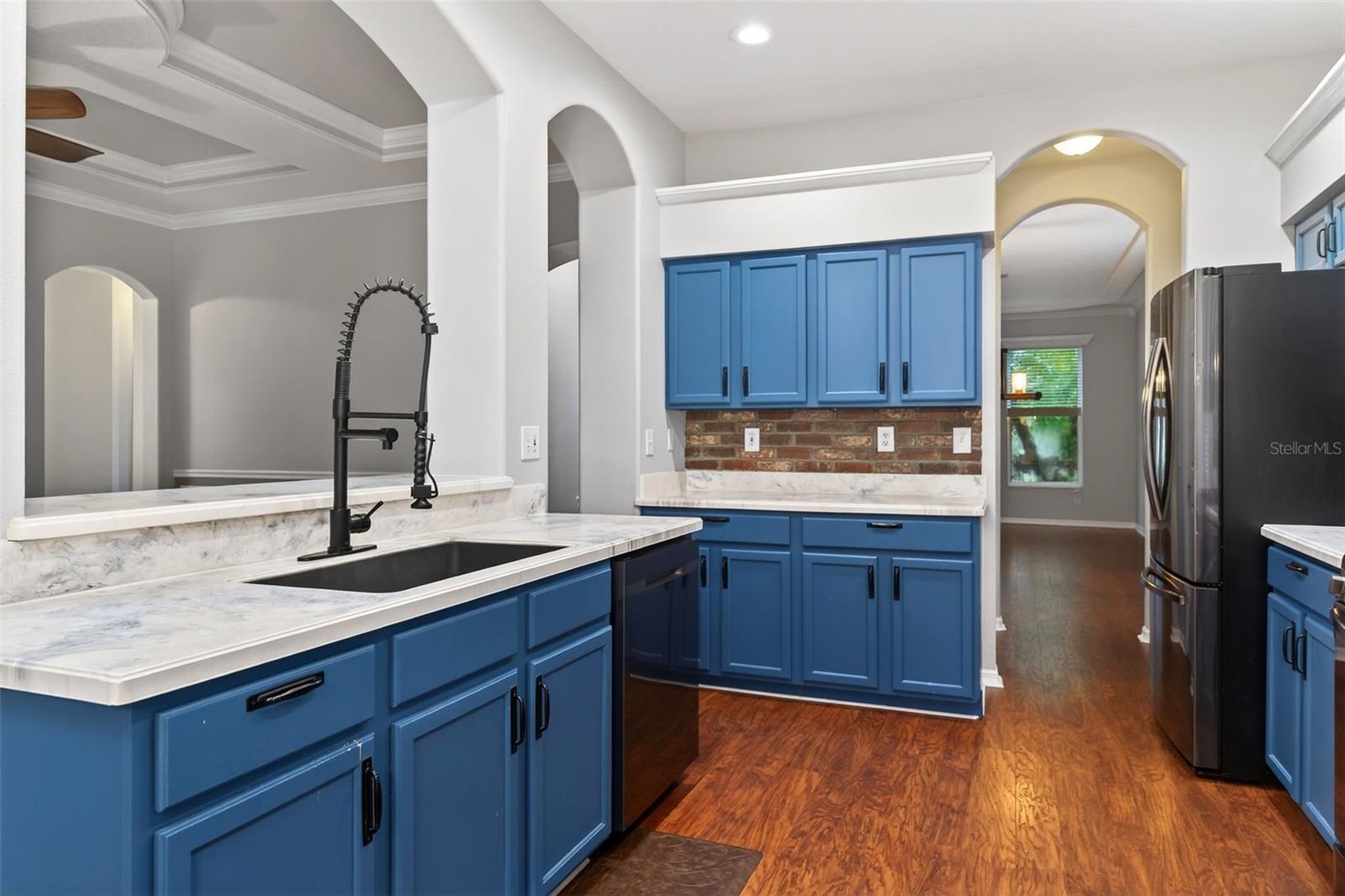 4956 CREEKSIDE TRL