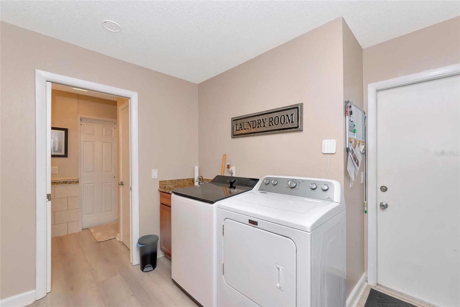 1403 VIOLA DR