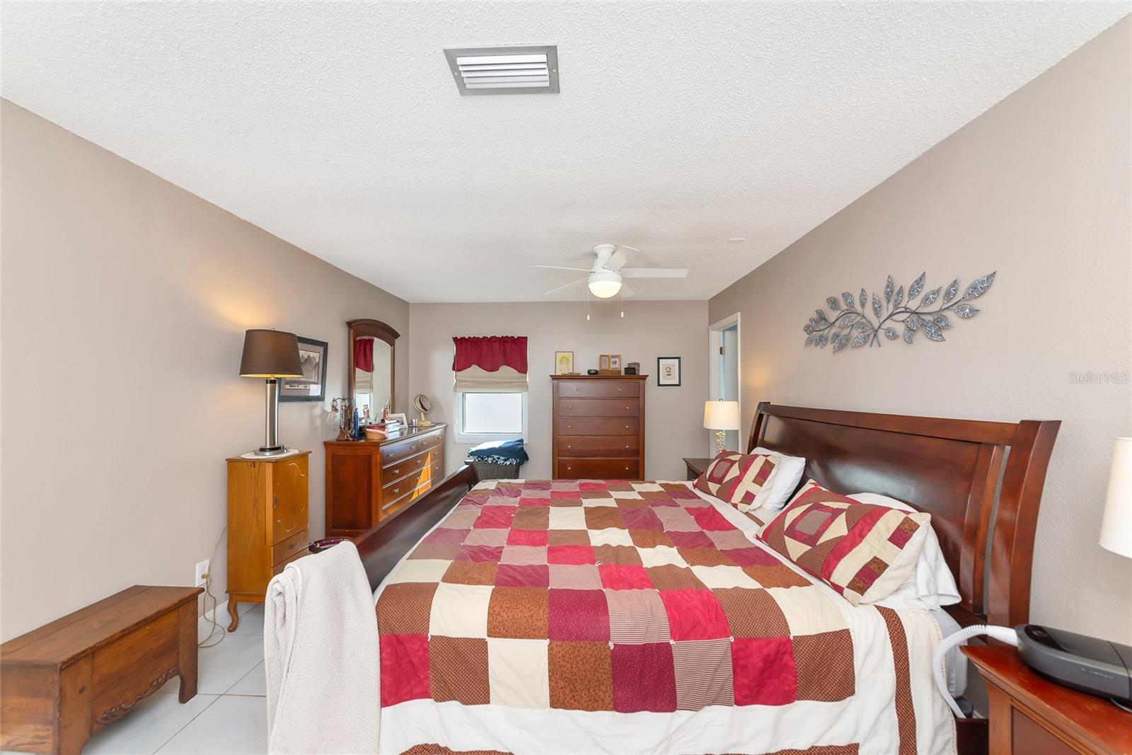 1403 VIOLA DR