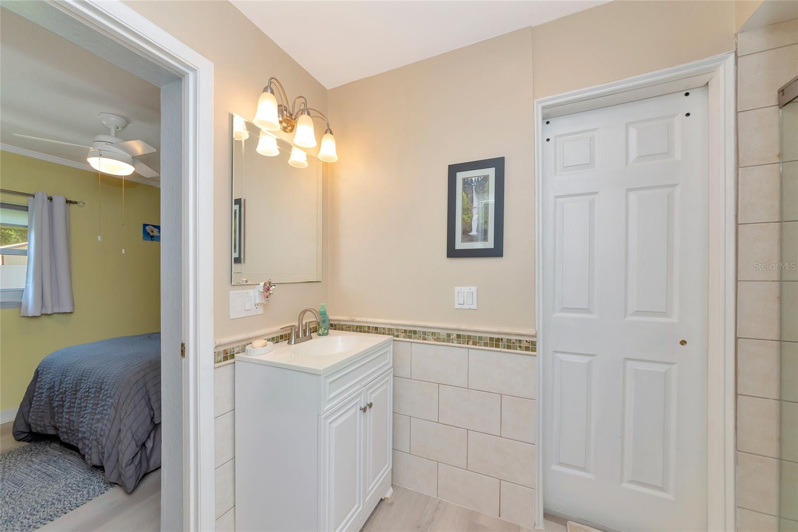 1403 VIOLA DR