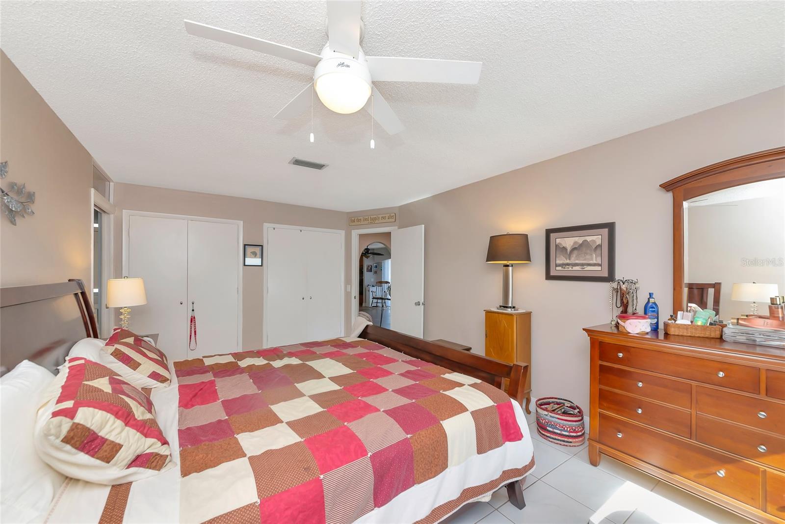 1403 VIOLA DR