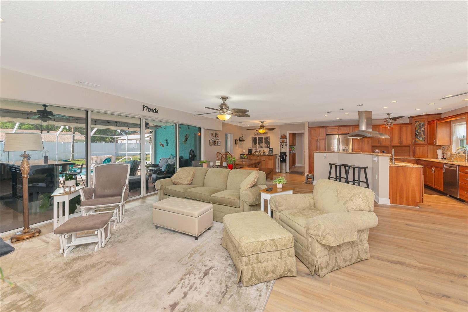 1403 VIOLA DR