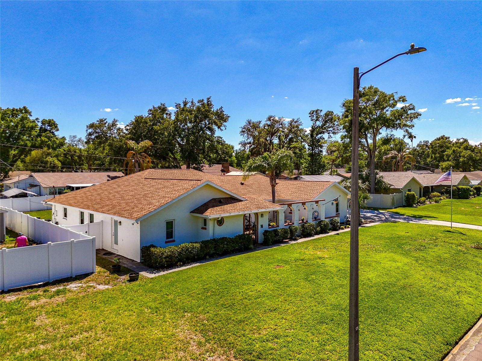 1403 VIOLA DR
