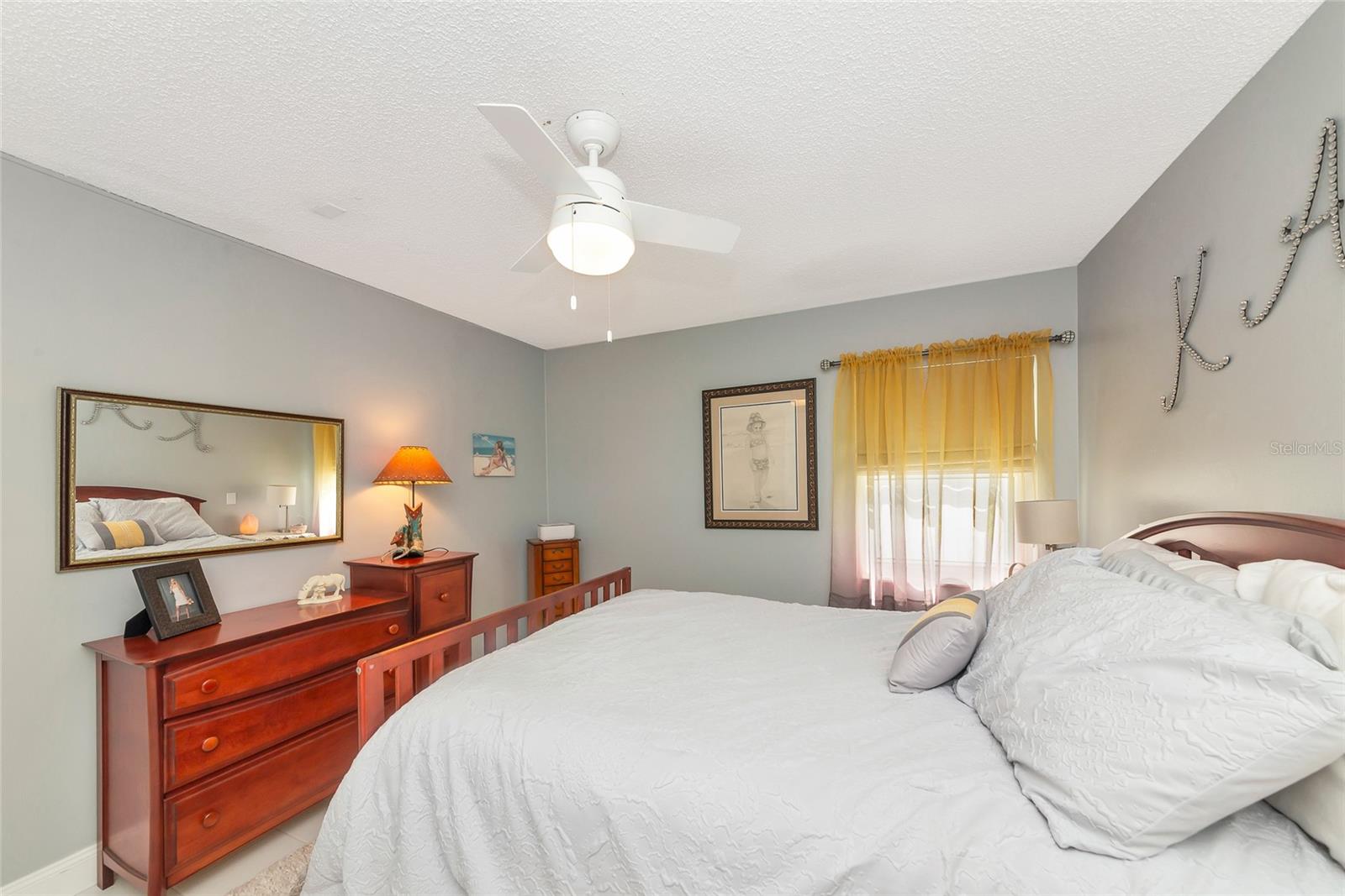 1403 VIOLA DR