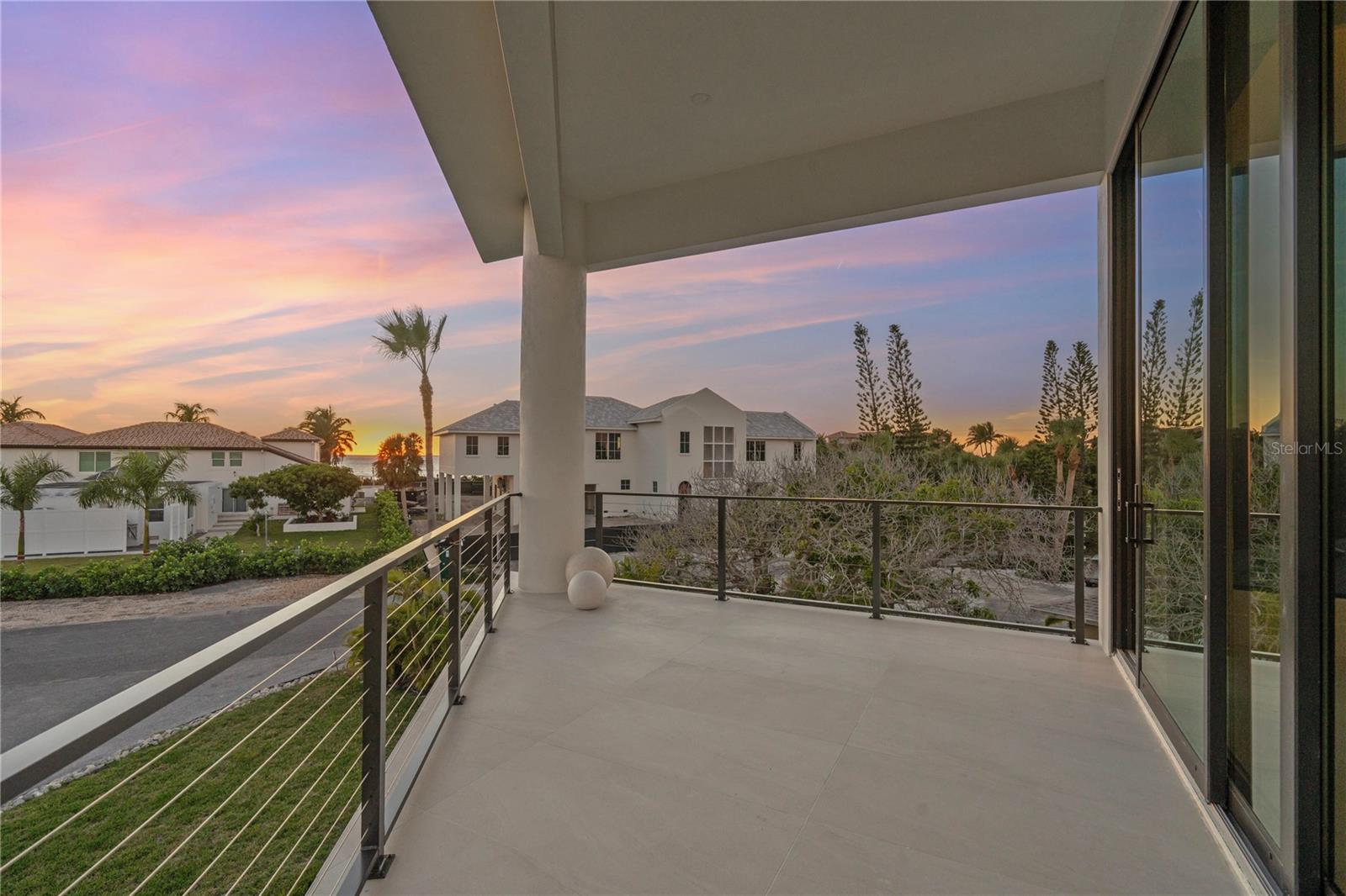 519 ROUNTREE DR