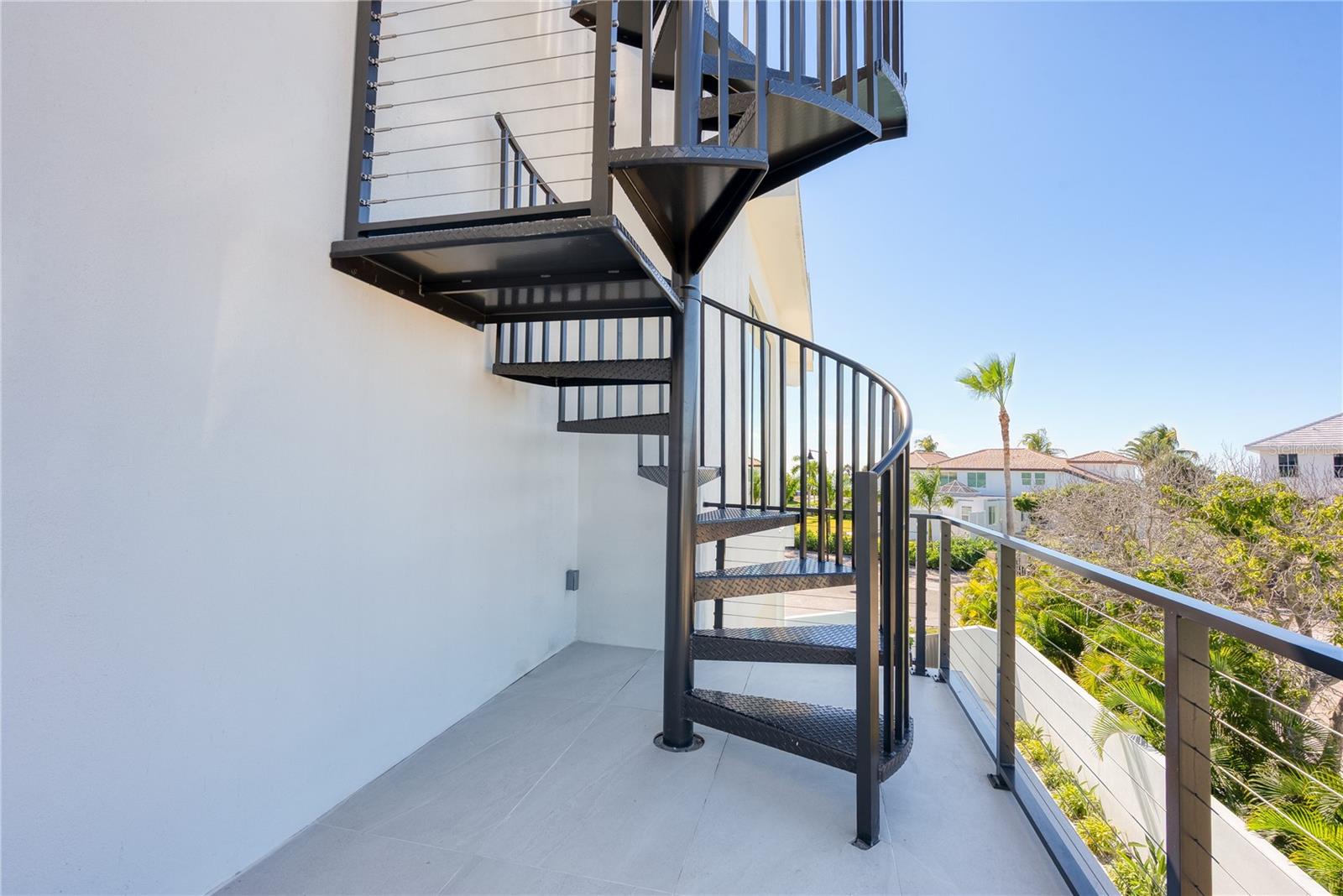 519 ROUNTREE DR