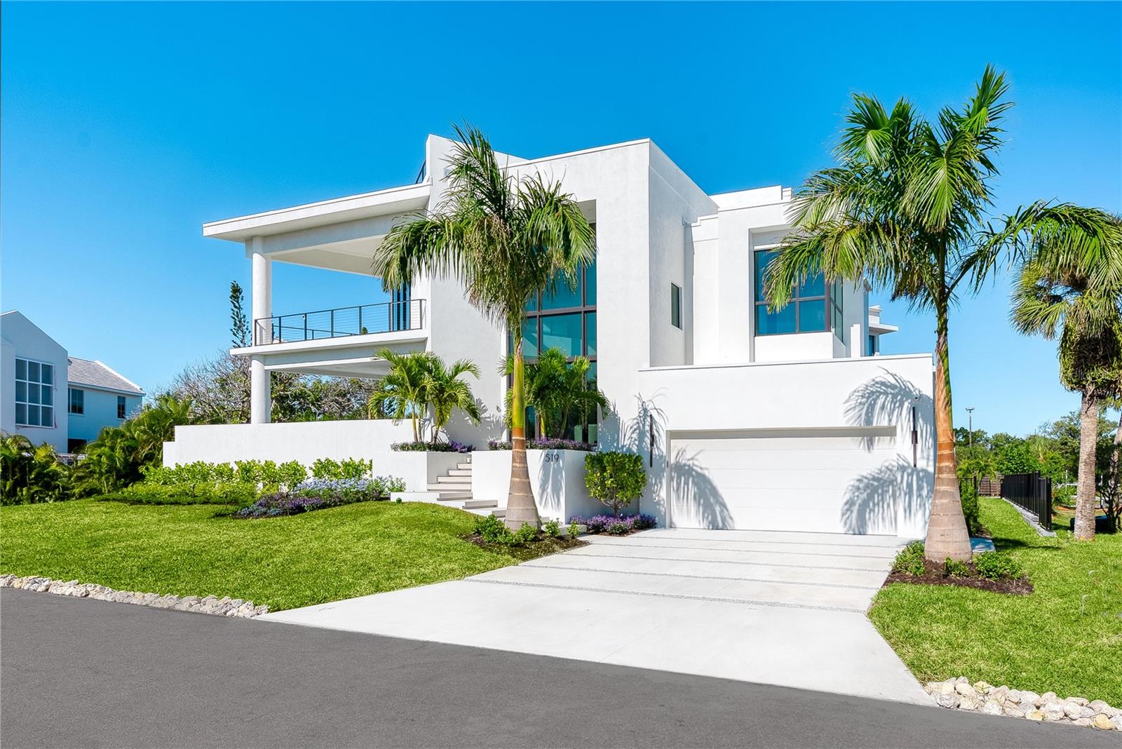 519 ROUNTREE DR