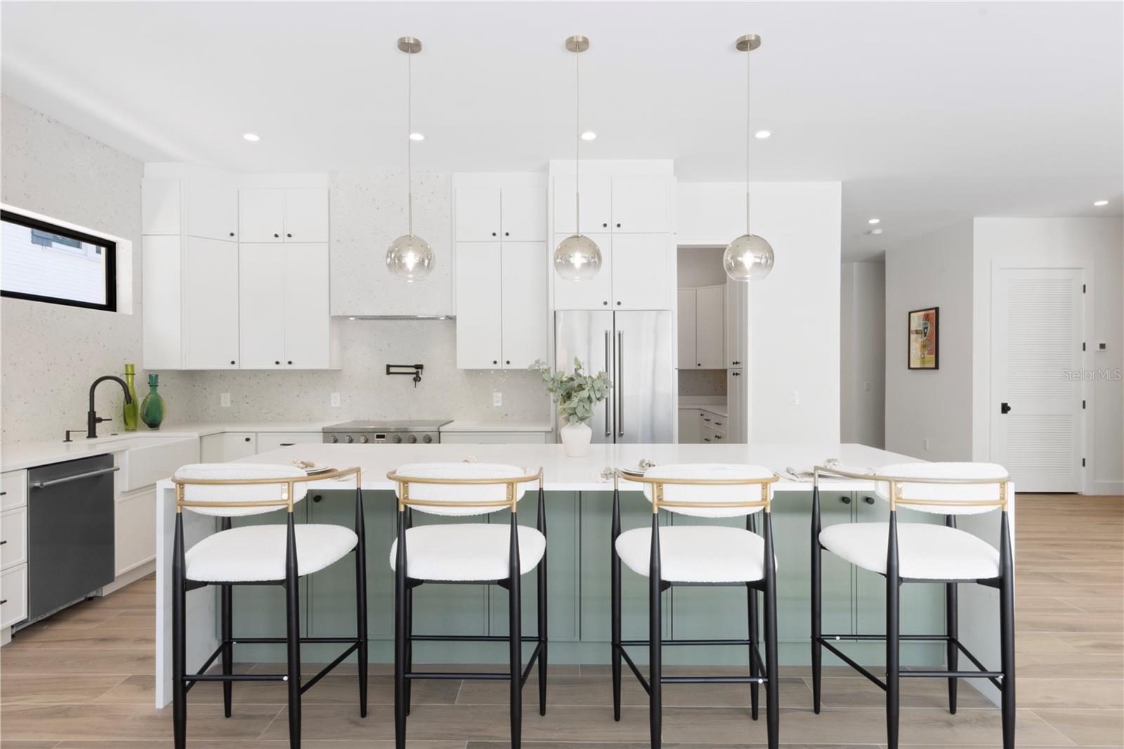 1544 3RD AVE W