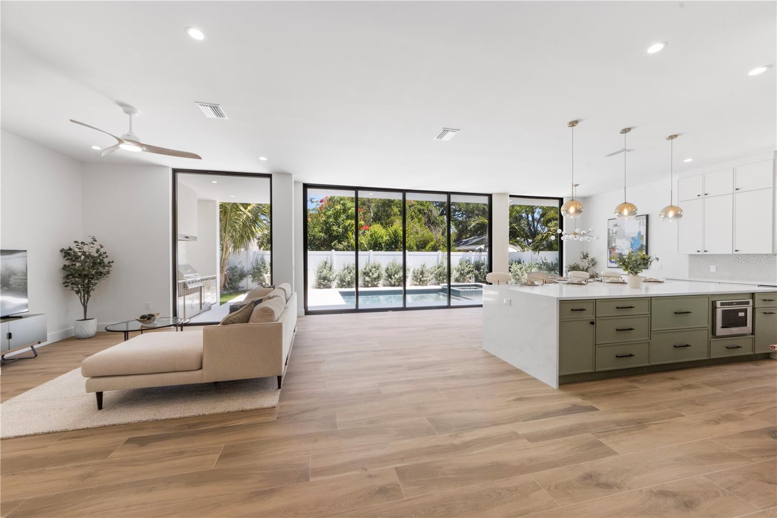 1544 3RD AVE W