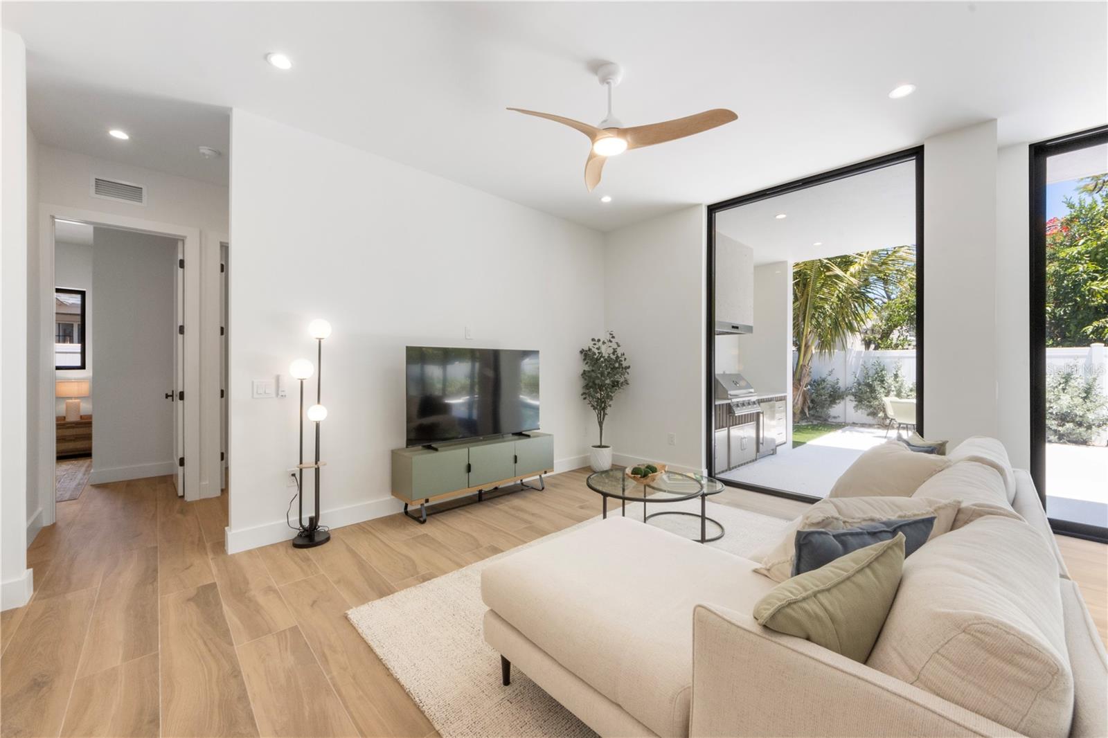 1544 3RD AVE W
