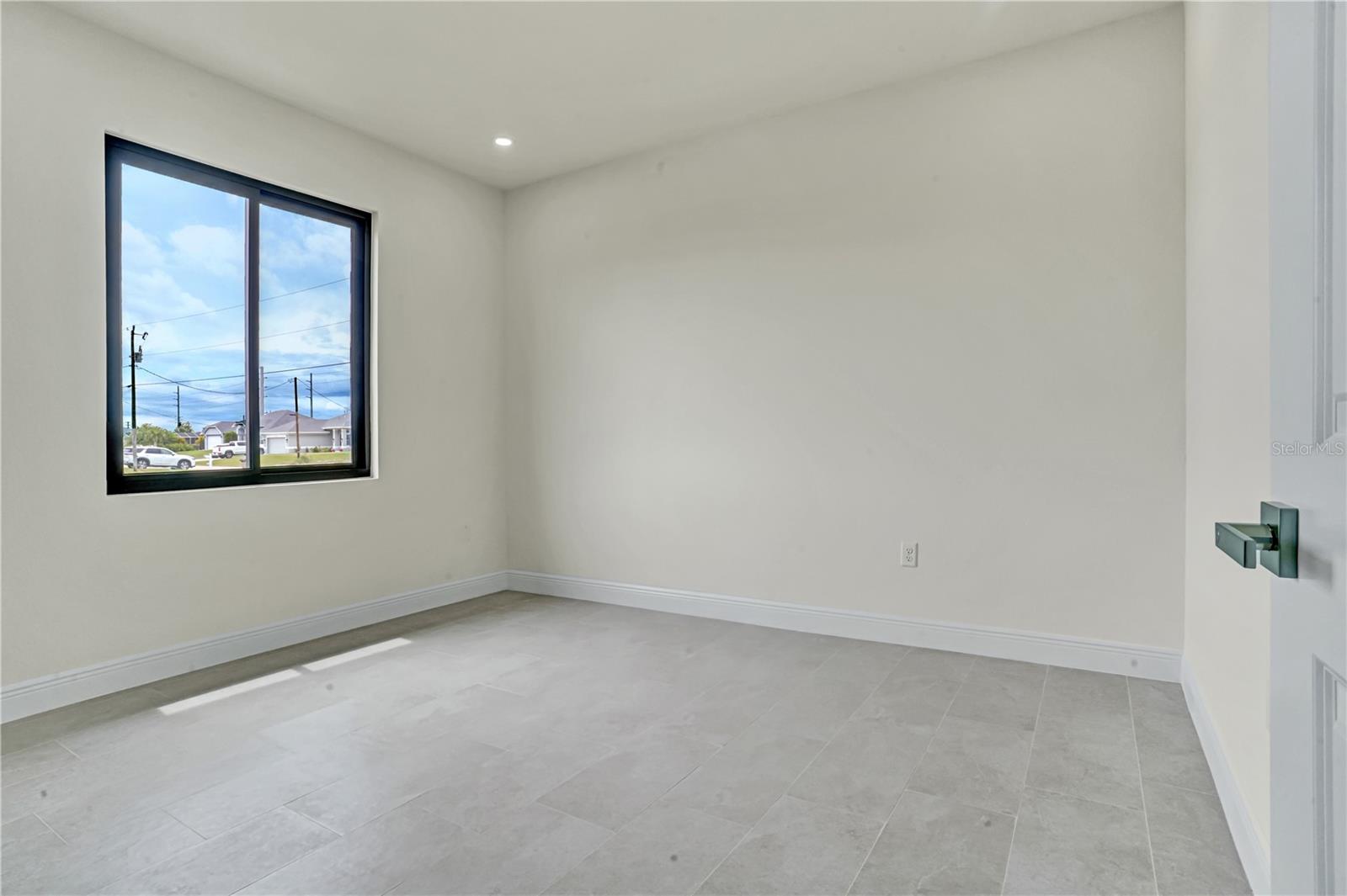 1239 NW 24TH TER