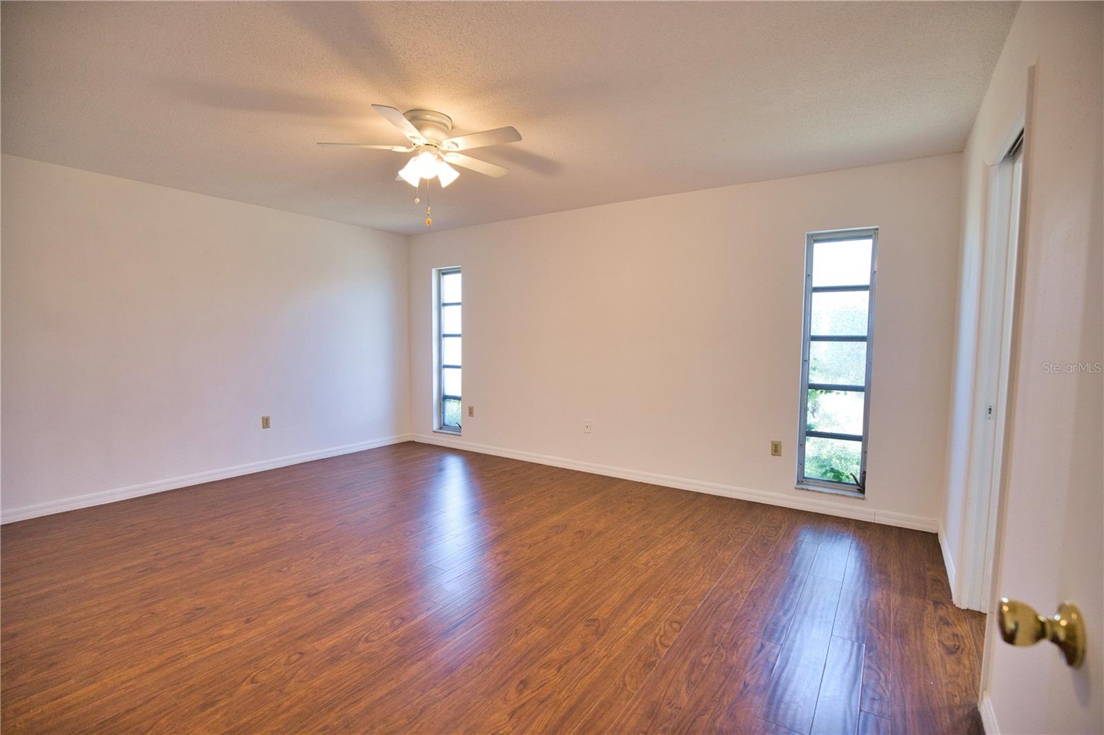 1612 CYPRESS POINT CT