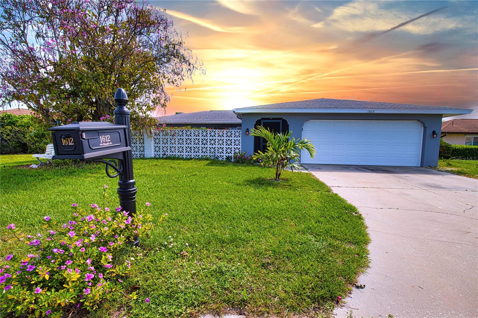 1612 CYPRESS POINT CT