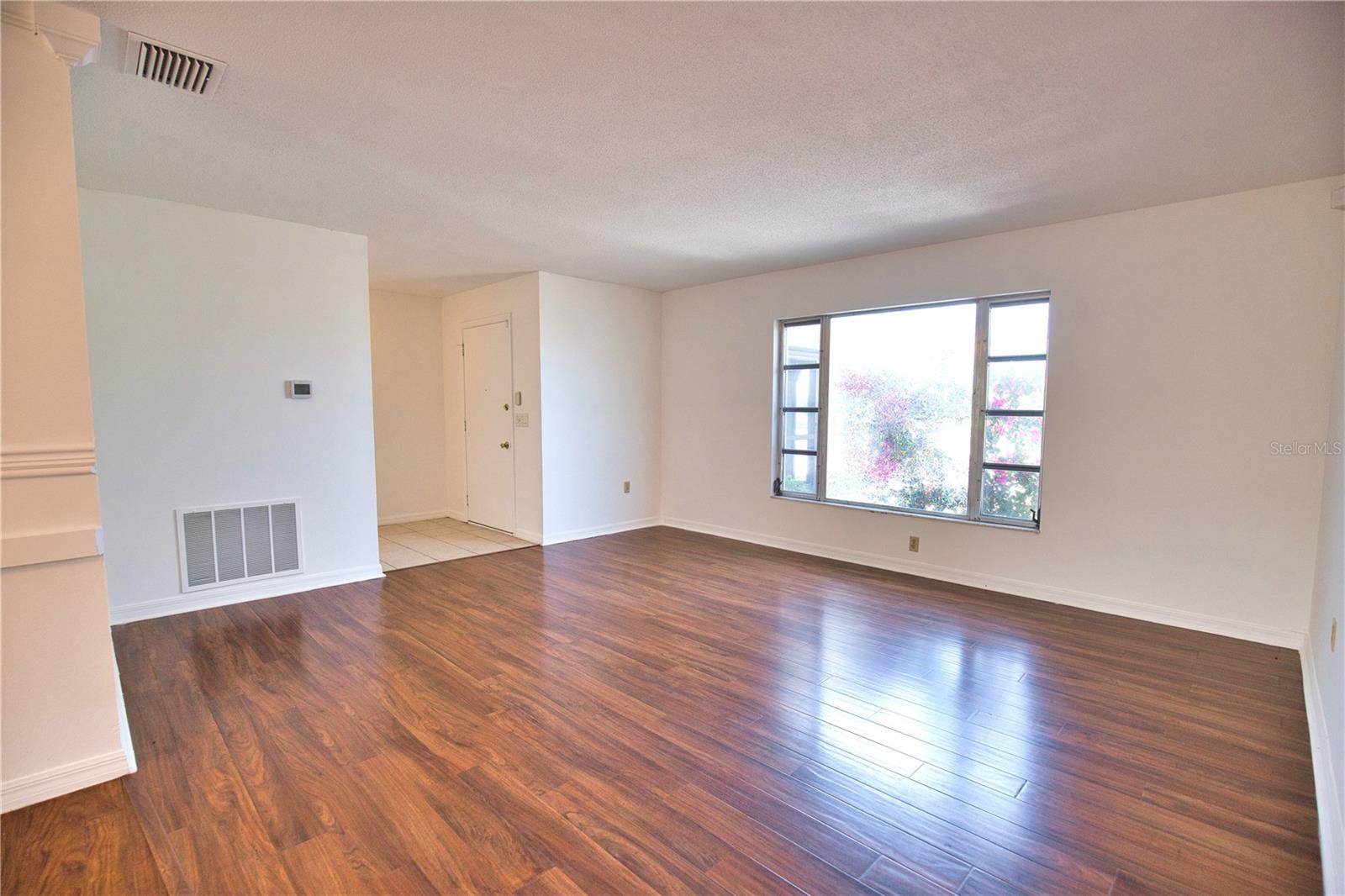 1612 CYPRESS POINT CT