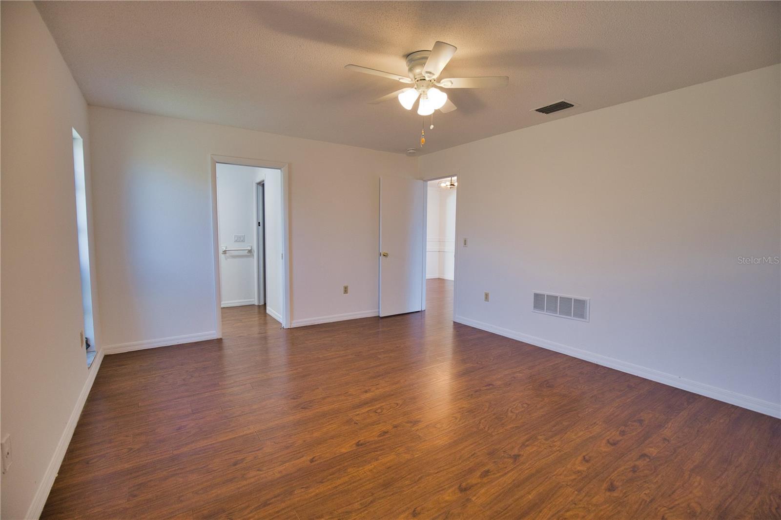 1612 CYPRESS POINT CT