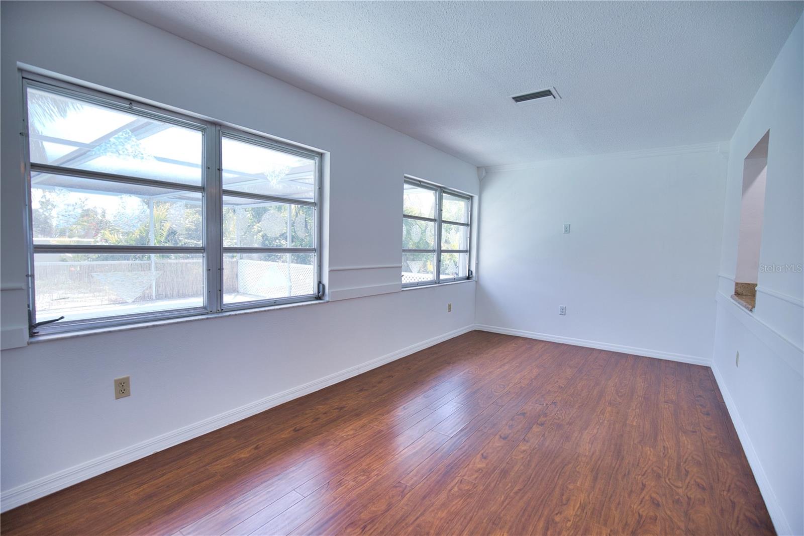 1612 CYPRESS POINT CT