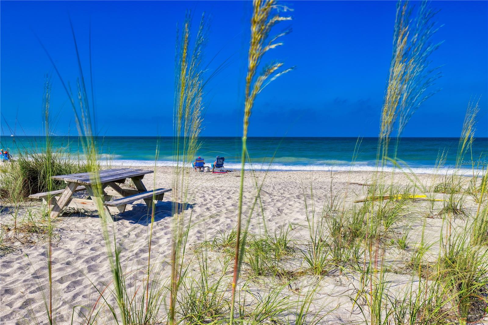 1612 CYPRESS POINT CT