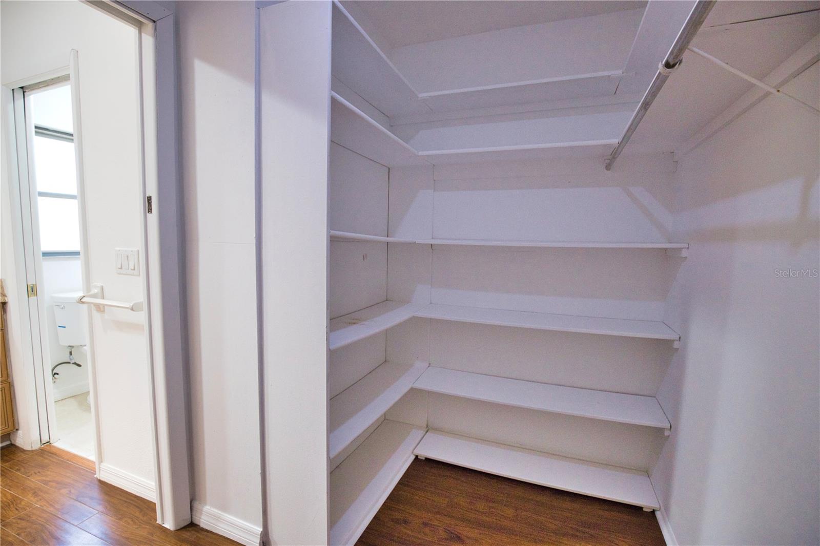 1612 CYPRESS POINT CT