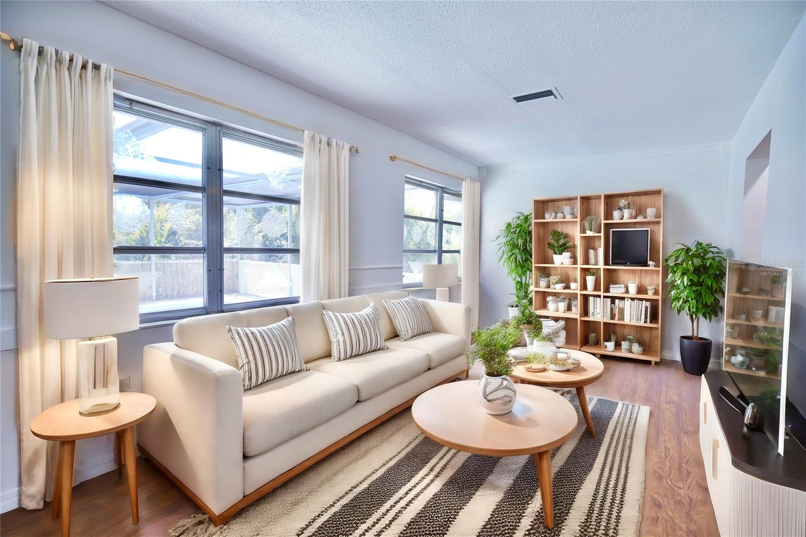 1612 CYPRESS POINT CT