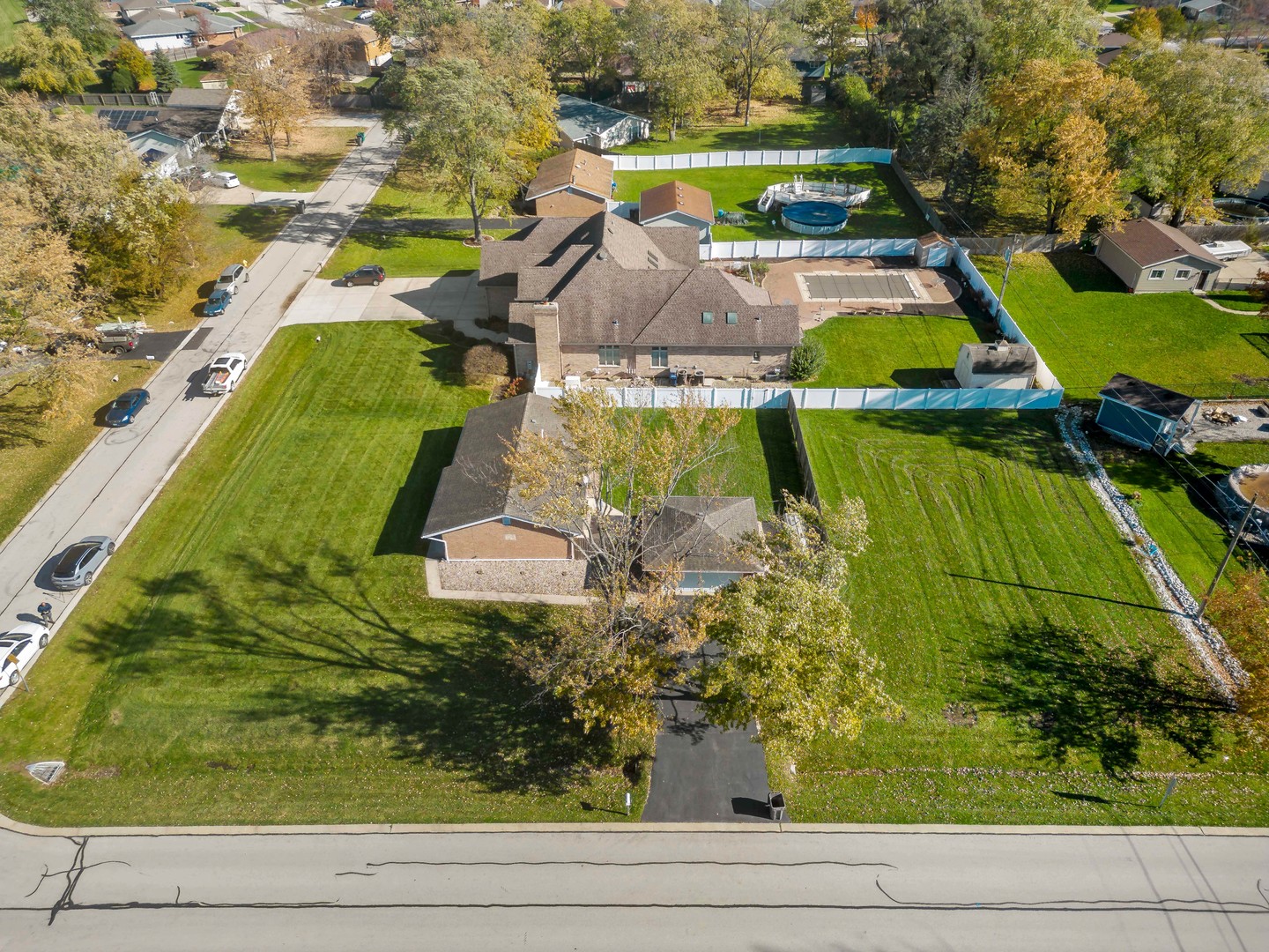 16801 Robinhood Drive