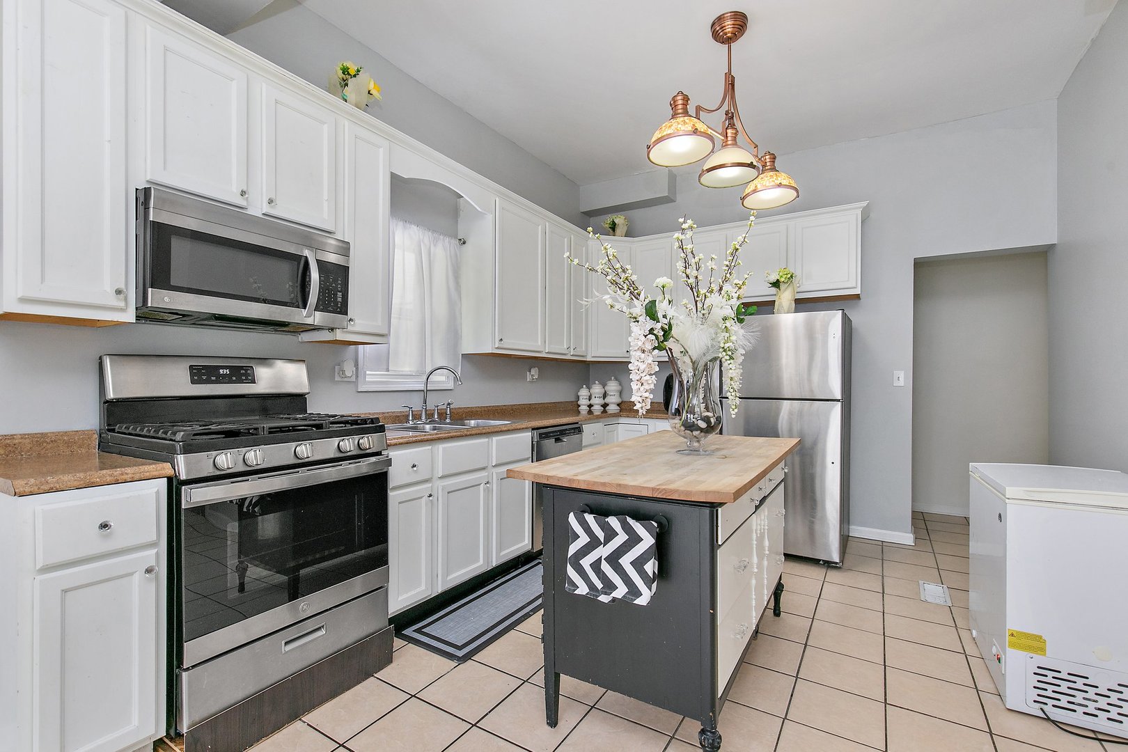 400 S 18th Avenue