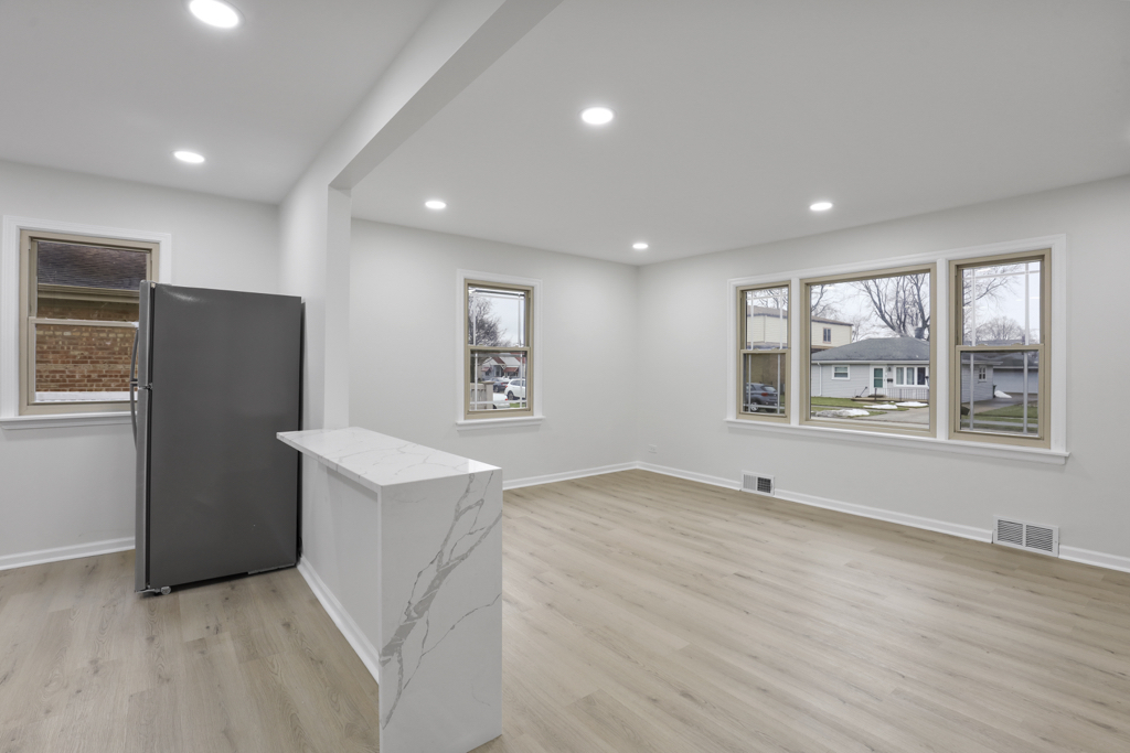 5263 89TH Street
