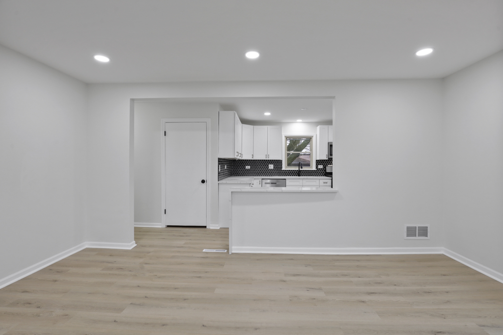 5263 89TH Street