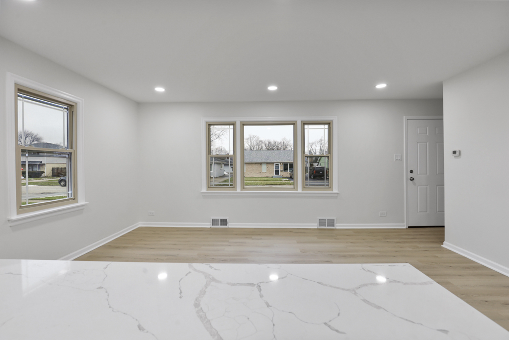 5263 89TH Street