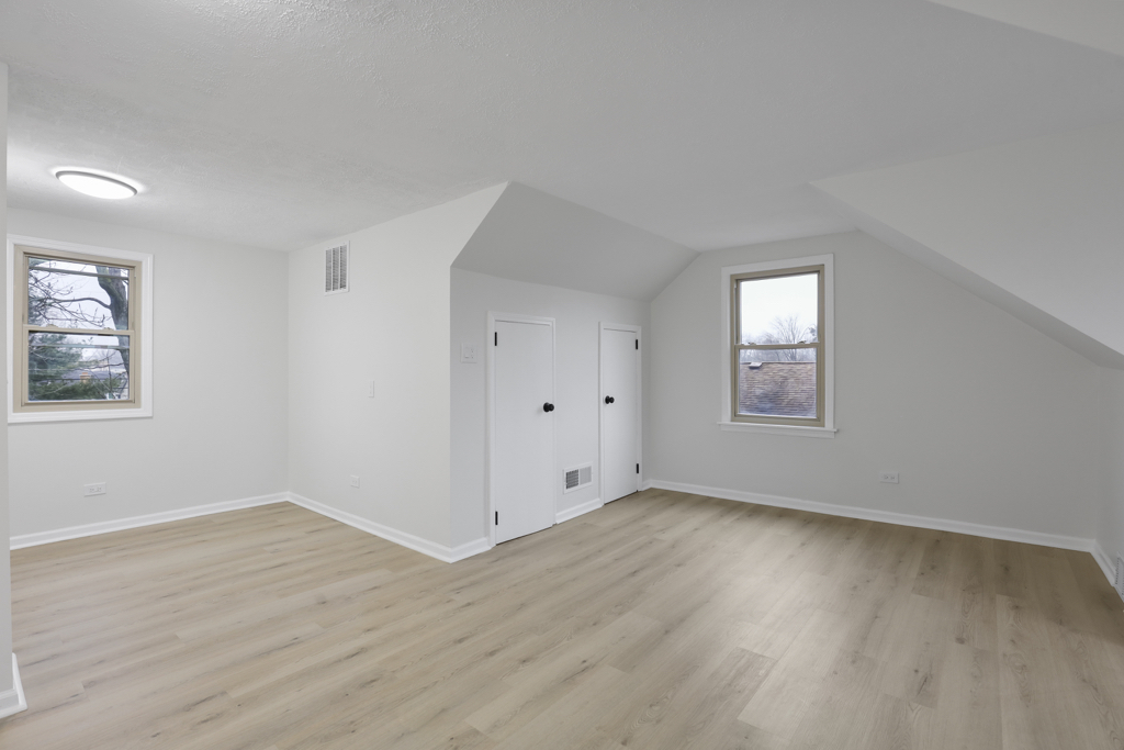 5263 89TH Street