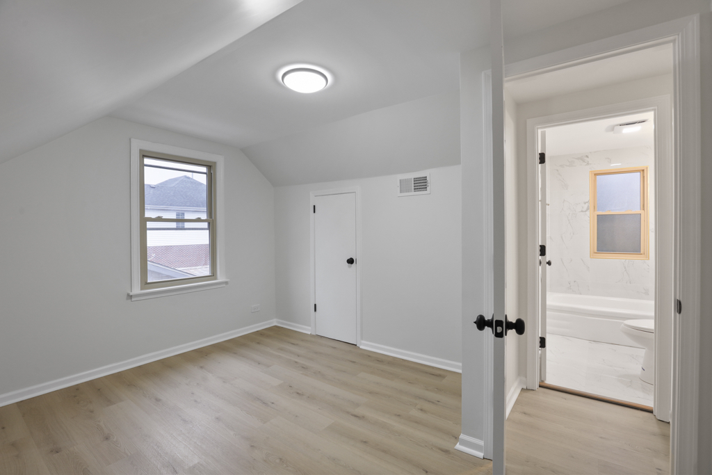 5263 89TH Street