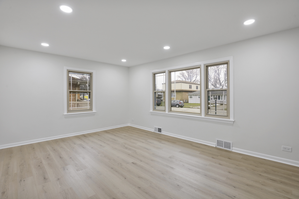 5263 89TH Street