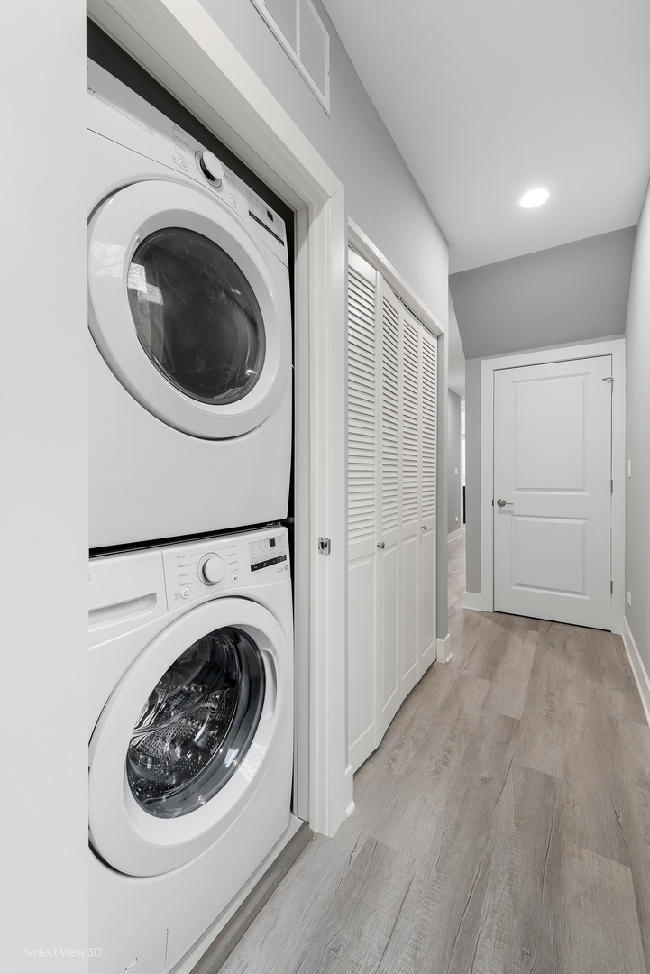 1243 S Fairfield Avenue Unit: 2