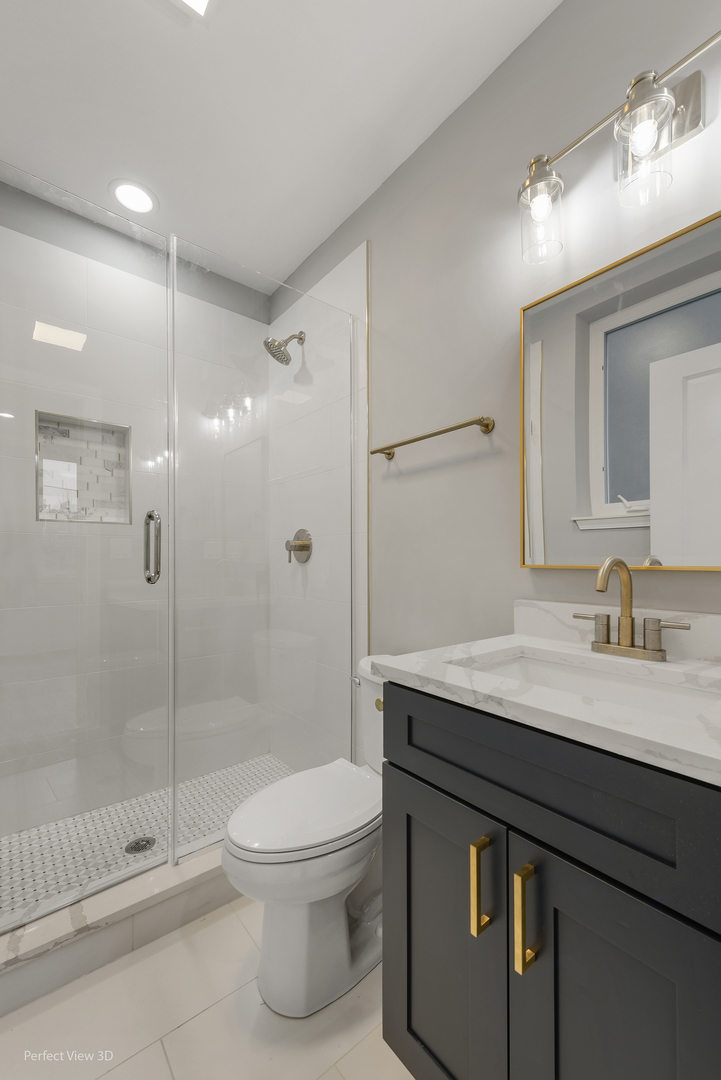 1243 S Fairfield Avenue Unit: 2