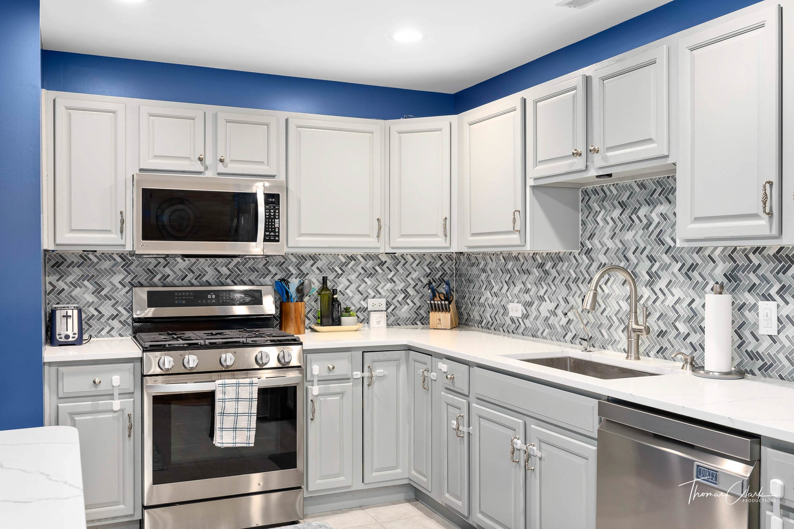 800 Madison Street Unit: 2E